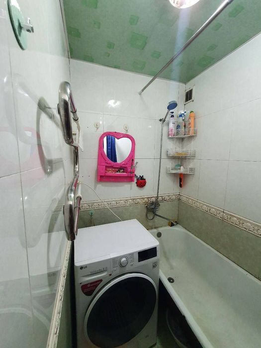 Юнусабад 13 3 комнатная 3 этаж 4 этажного дома