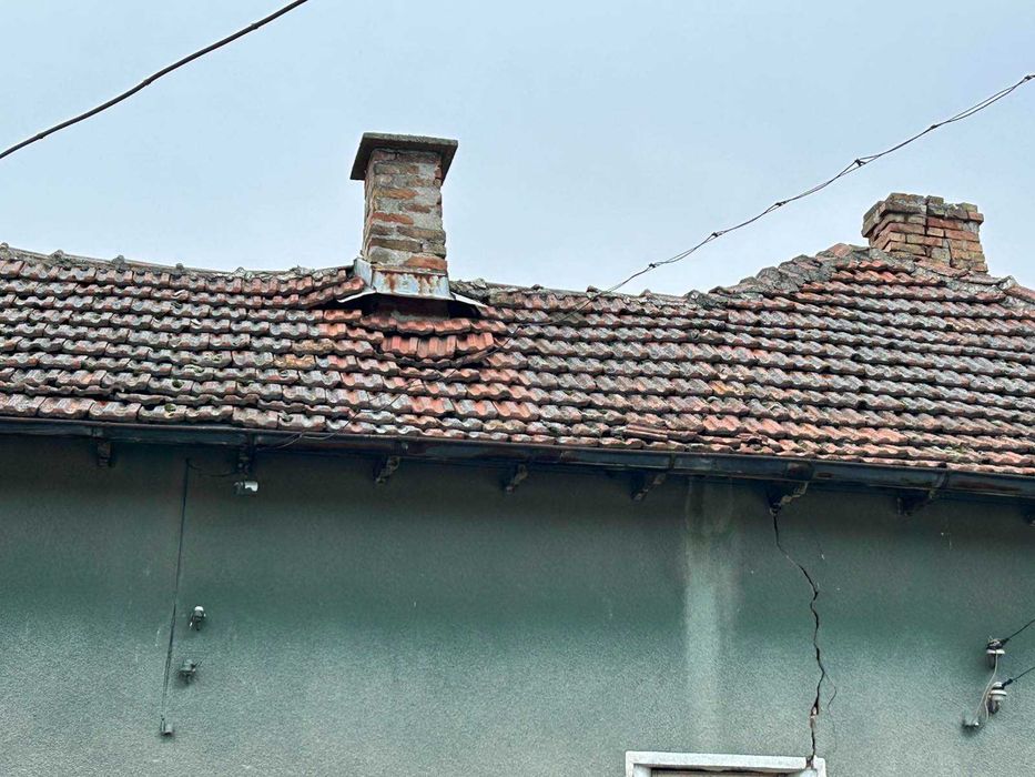 Къща за основен ремонт в гр.Кнежа - 70кв.м. + двор, отлична цена