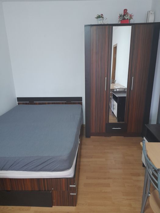 Închiriez garsoniera Obcini!