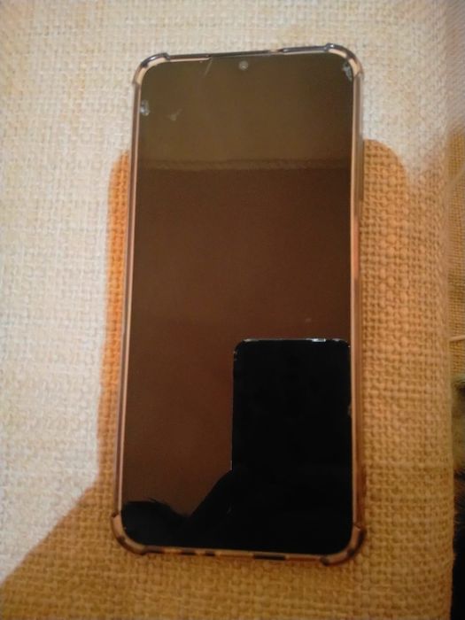 Самсунг а03с 64гб в экране есть трешины за 12000
