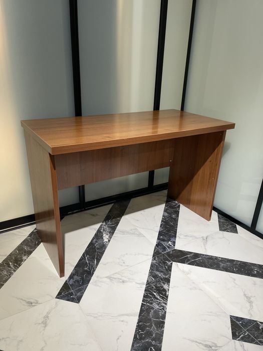 Мебель офисная, б/у в хорошем состоянии