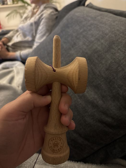 Urgent!! Kendama semnata de xremus si dani!!!