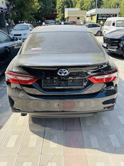 Tayota camry gibrid 2023