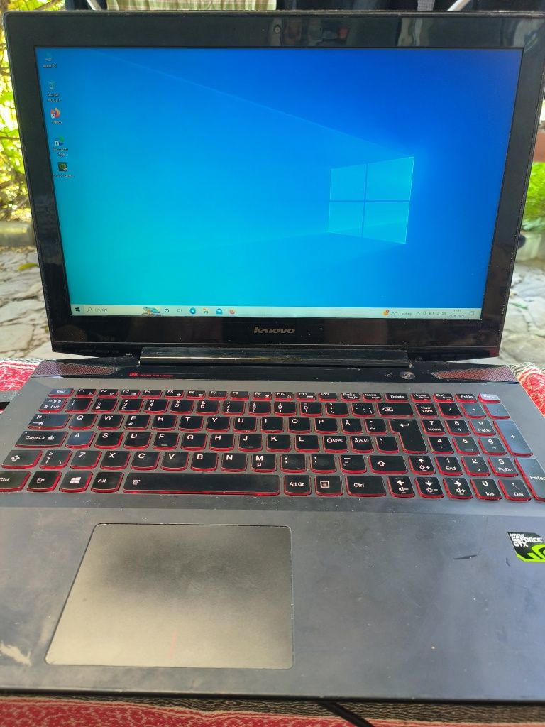 Lenovo y 50-70 procesor i5 video 4 gb