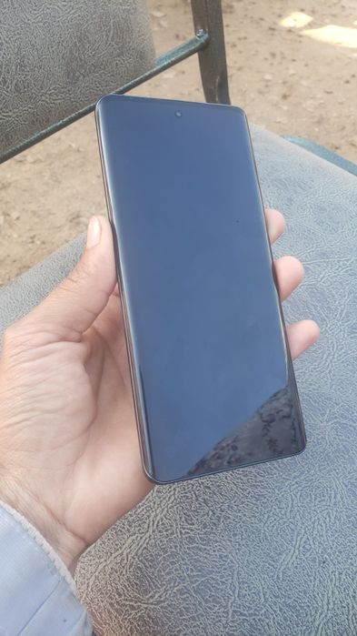 Honor x9b zo‘r rangi qora