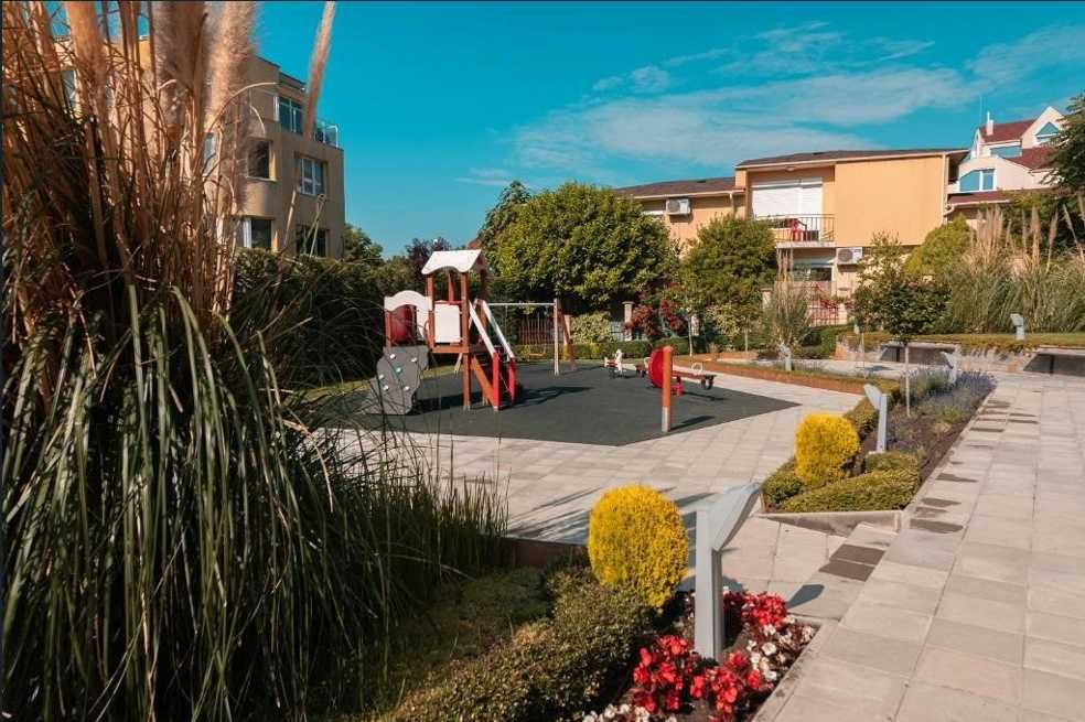 Продава се Тристаен апартамент в Варна, Бриз - 100 кв.м за 2350 €/кв.м - Снимка #11