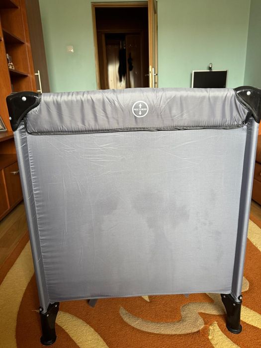 Pătuț bebeluș până în doi ani 500 ron negociabil  fiind nou. În Brașov