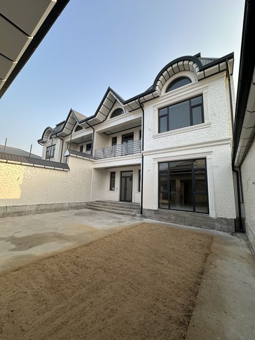 Уй сотилади 8 хона 340 квадрат 2 этажли Олмалик шахар Янги Бустон