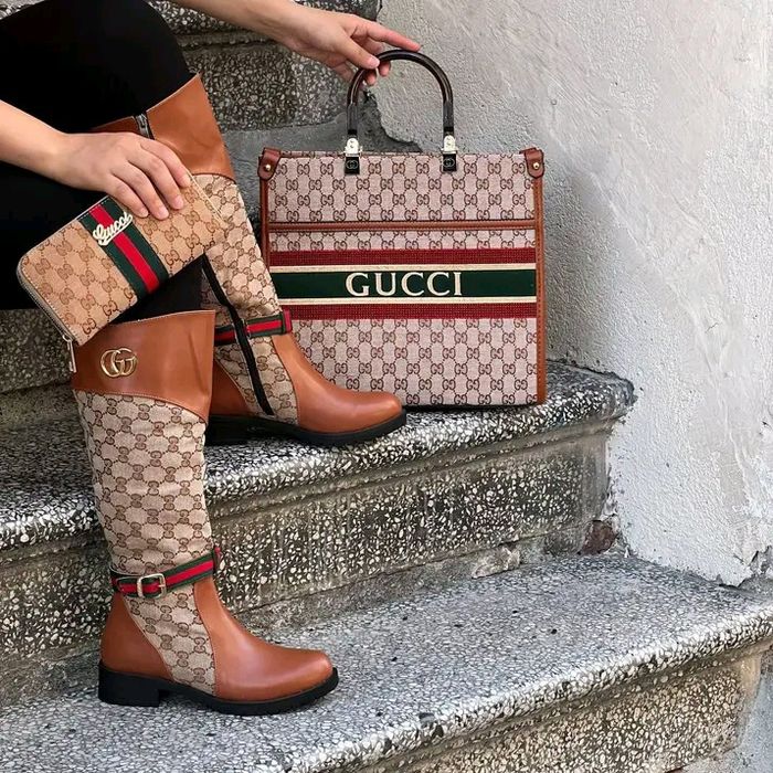 Дамски зимни боти и ботуши с топла вата