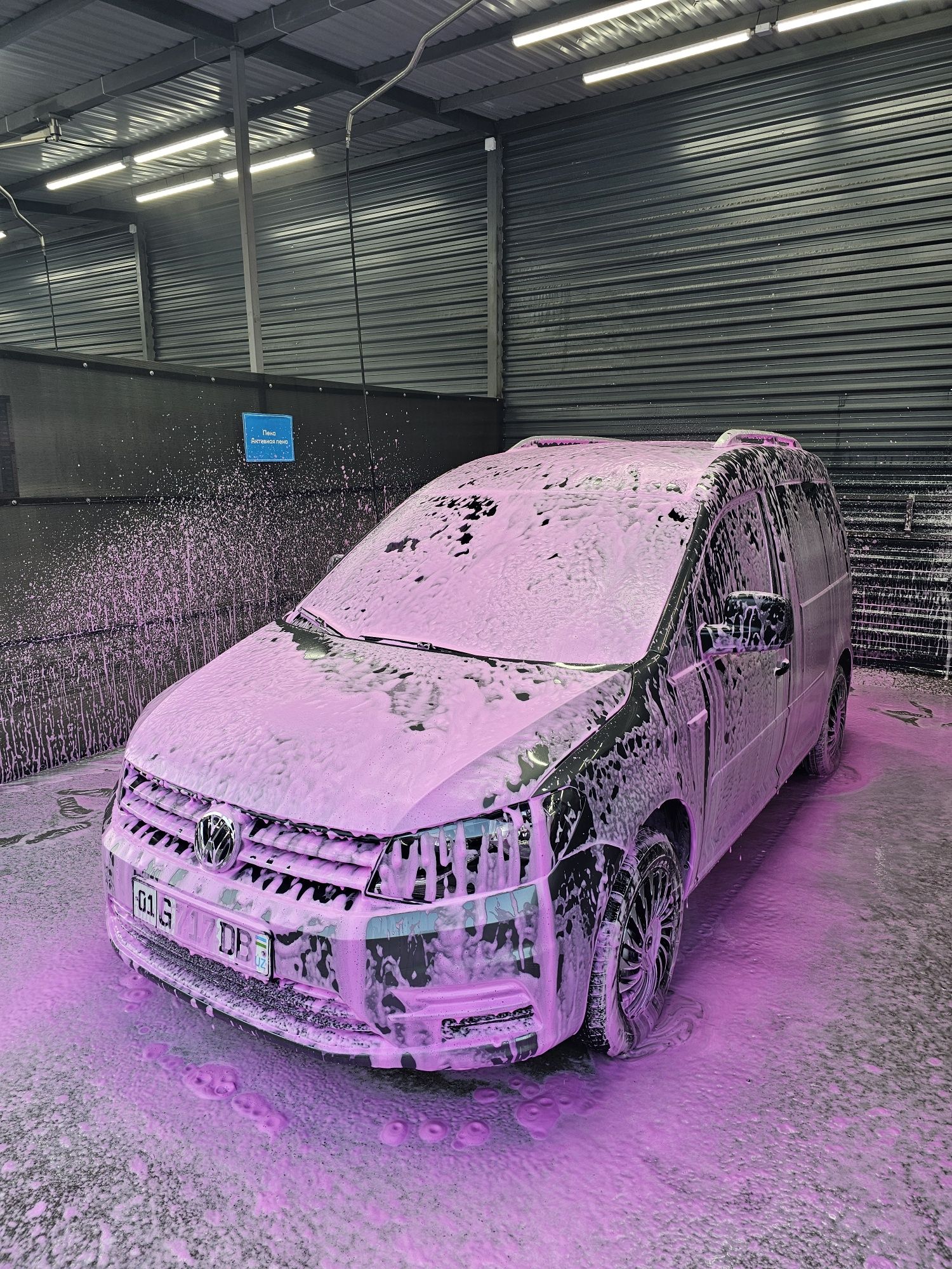 Срочно продам  CADDY Салон Полный сделана обшивка и линонюум 
Оним.
