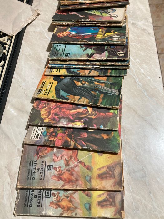 13 bucăți Cărți perioada comunista Clubul Temerarilor