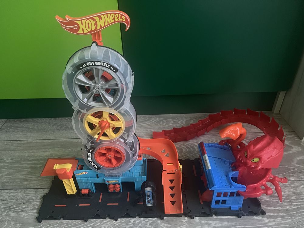 Писти Hot Wheels