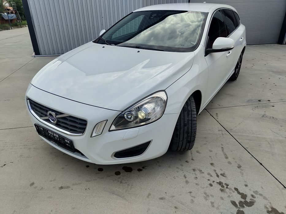 Volvo V60 D3 2.0 Diesel 5 pistoane