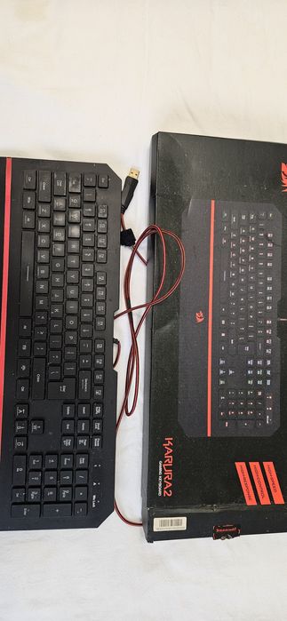 Tastatura folosita dar functioneaza bine.