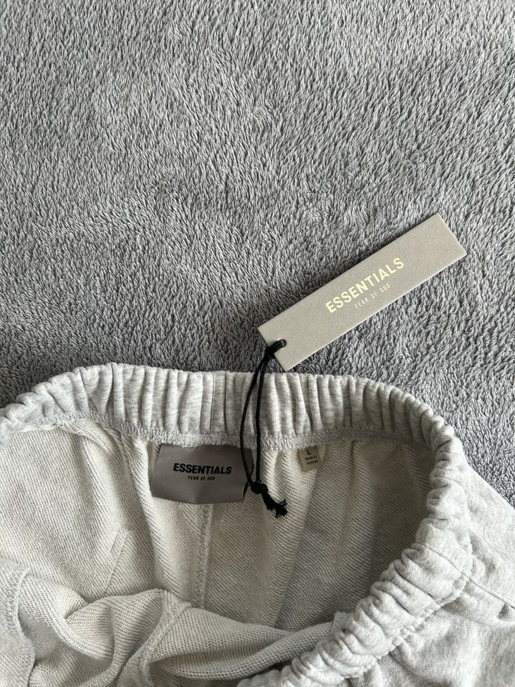 Pantaloni Essentials