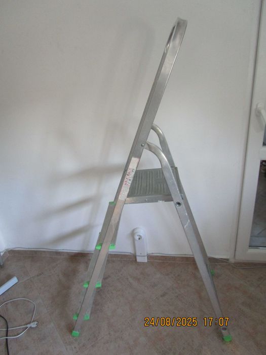 Домакинска стълба, алуминиева, височина 150 см