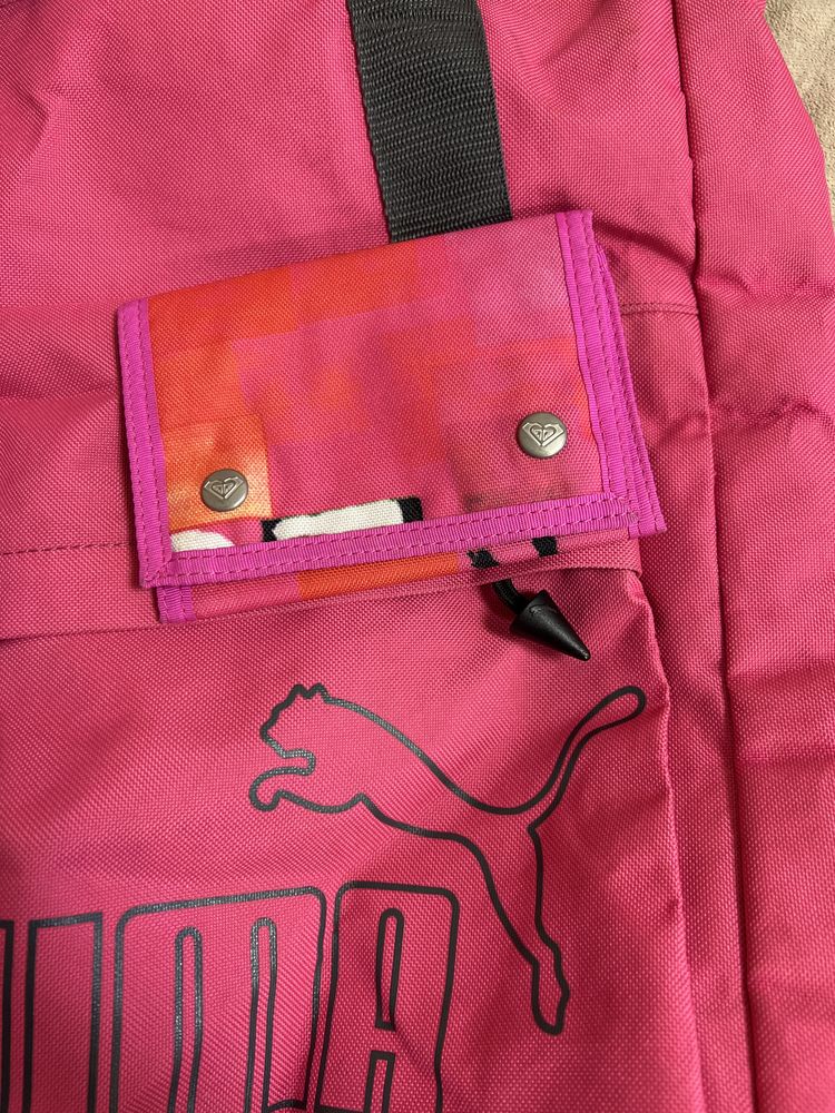 Спортна чанта на Puma с подарък портфеил на ROXY