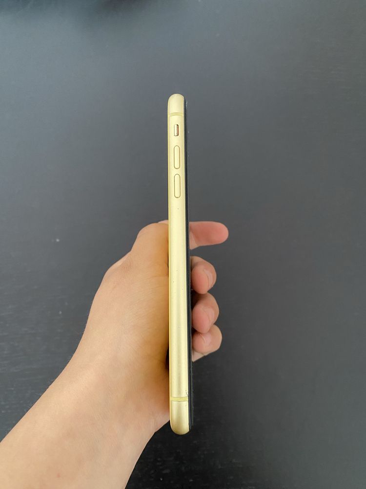 Iphone Xr galben