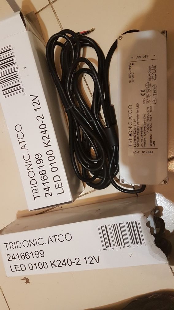 Конвертор захранване220V/ACкъм 12V/DC