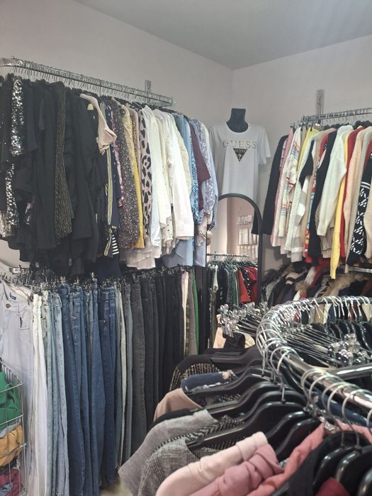 Продавам дрехи втора употреба, първо качество