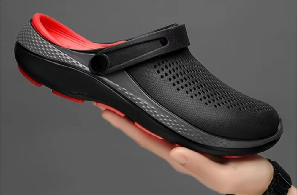 Продам новые Кроксы.