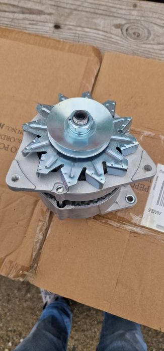 Alternator 12 v cu releu incorporat tractor fiat ford case ih