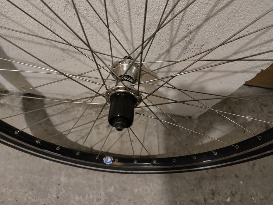 Капла задна Shimano 28 ' и две външни гуми Rubena Flash 28x1.75