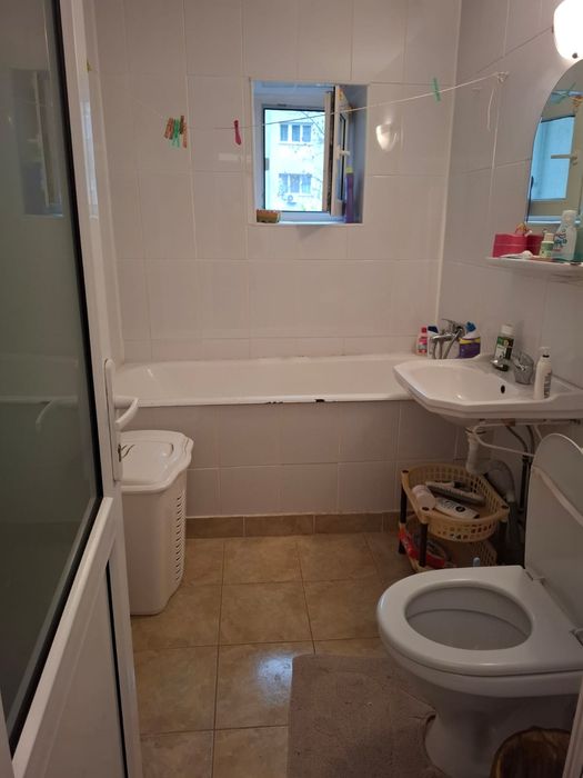 Vand apartament 2 camere etaj 1/4