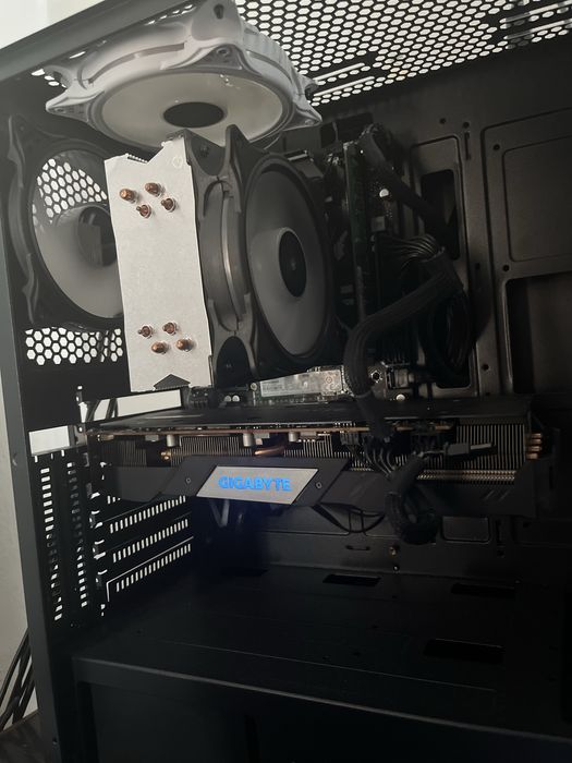 Unitate gaming rx5700xt(urgent,detalii in descriere