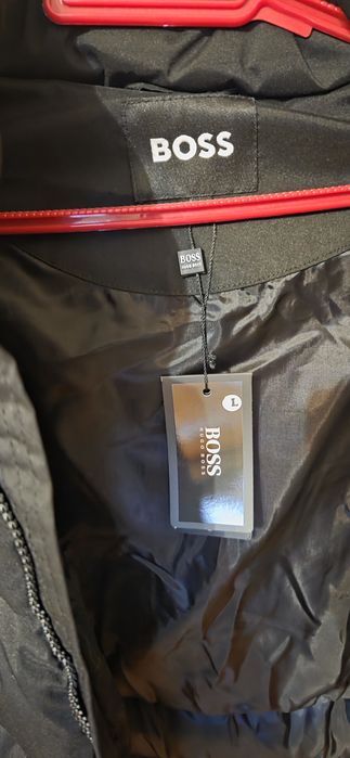 Ново  мъжко яке Boss