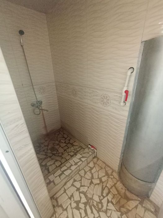 1 honali kvartira ijaraga beriladi. Hamma sharoitlar yaxshi