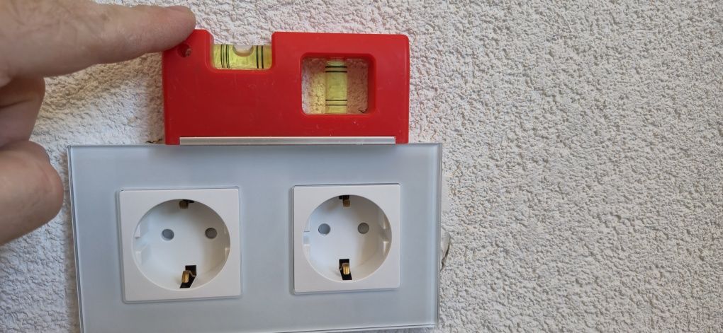 Electrician servicii instalații electrice
