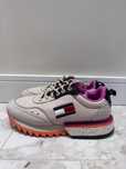 Маратонки nike  и tommy jeans