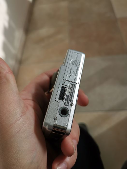 Sony CyberShot DSC-W55 - silver + HG Duo карта 1GB+ батерия + калъф