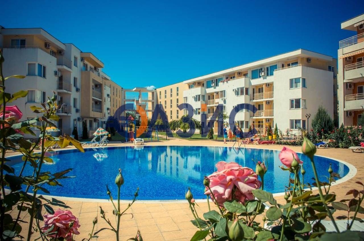 Продава се Едностаен апартамент в к.к. Слънчев бряг - 40 кв.м за 1213 €/кв.м - Снимка #12