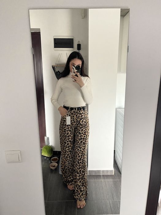 Blugi animal print Mango, cu eticheta