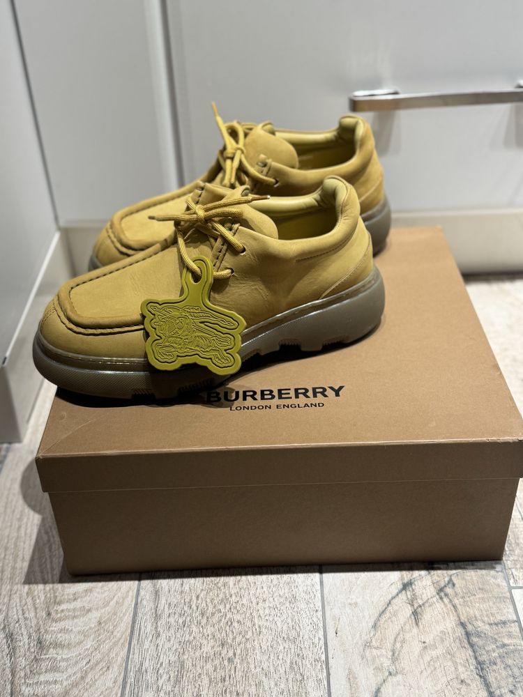 Мъжки обувки BURBERRY