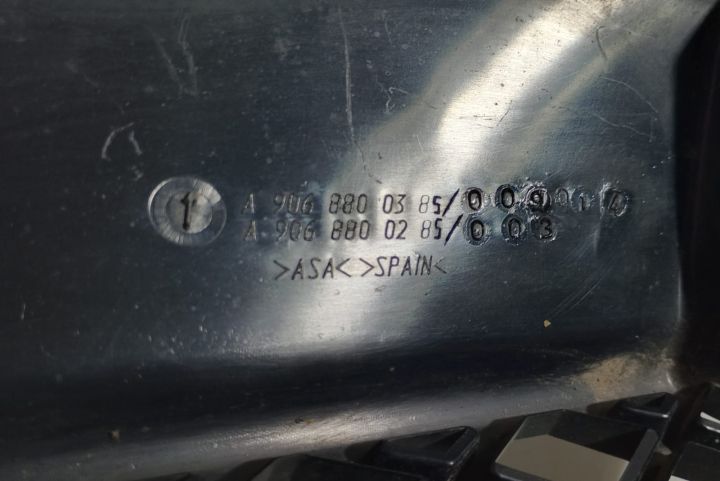 Grila  radiator A9068800385 Mercedes-Benz Sprinter a 2-a generatie 90