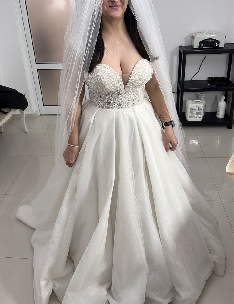 Vand rochie de mireasa !