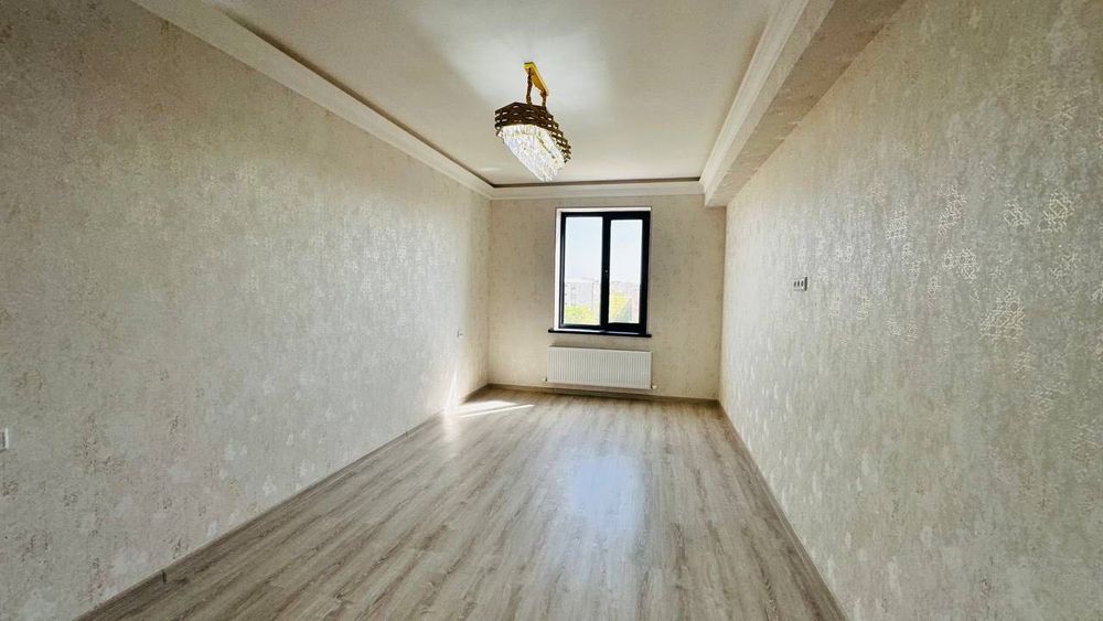 1 xonalik kv sotiladi