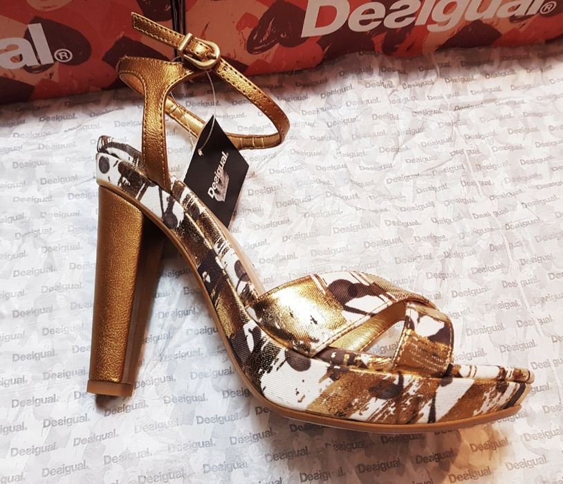 Sandale cu toc Desigual