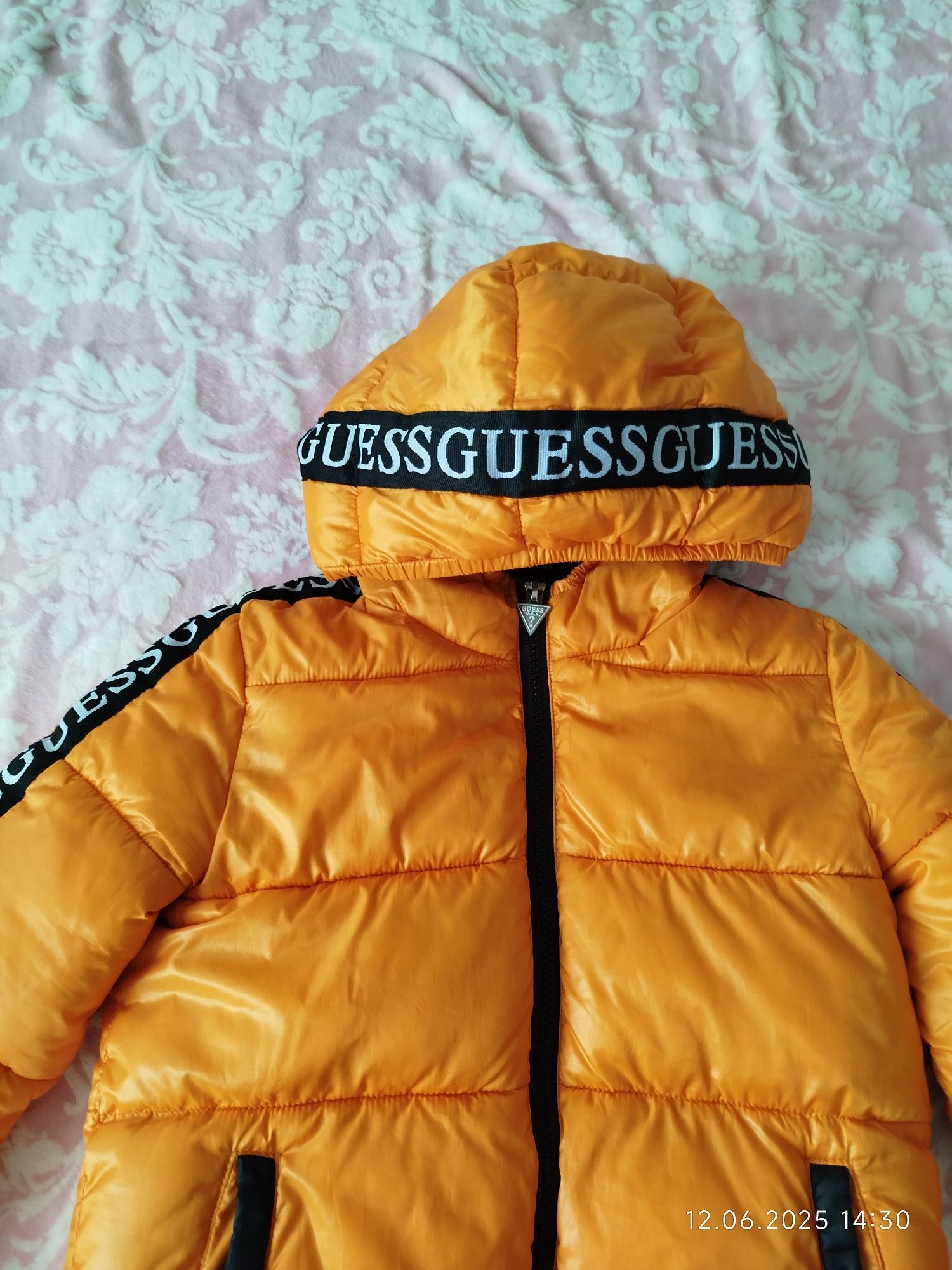 Детско зимно яке на GUESS
