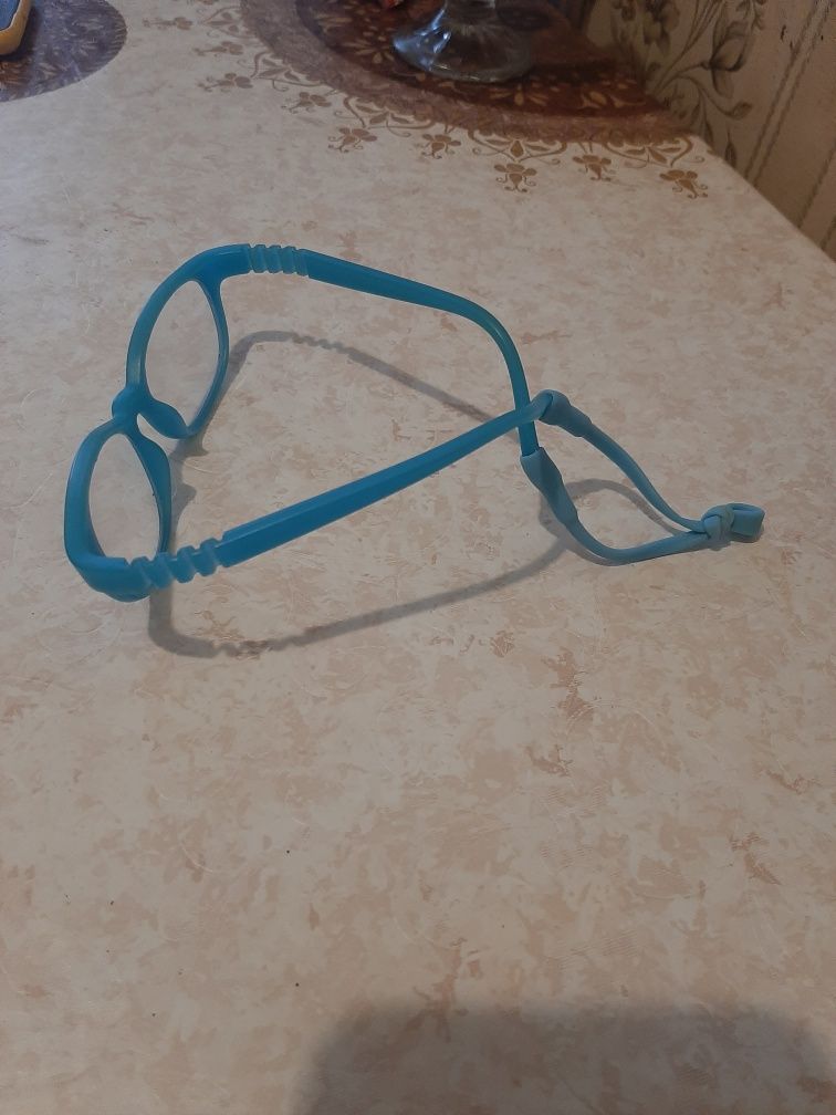 Продам детскую гибкую оправу.