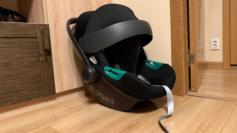 Pachet Cybex Carut Balios S Lux 2in1 + Scoica Aton S2 I-size