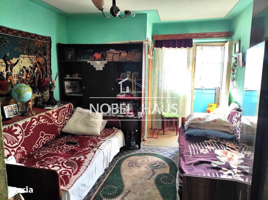 Garsoniera, etajul 3, str V. Parvan