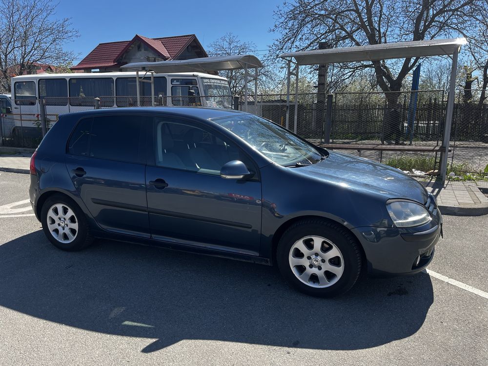 Vand Golf 5!  1,6 FSI