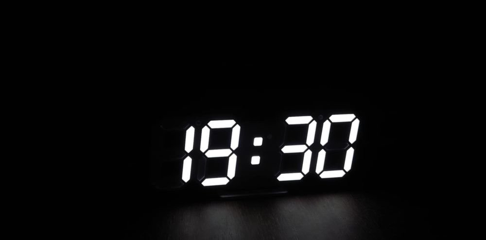 Ceasul digital cu termomentru, afisaj mare cu lumina LED alb rece,Nou!