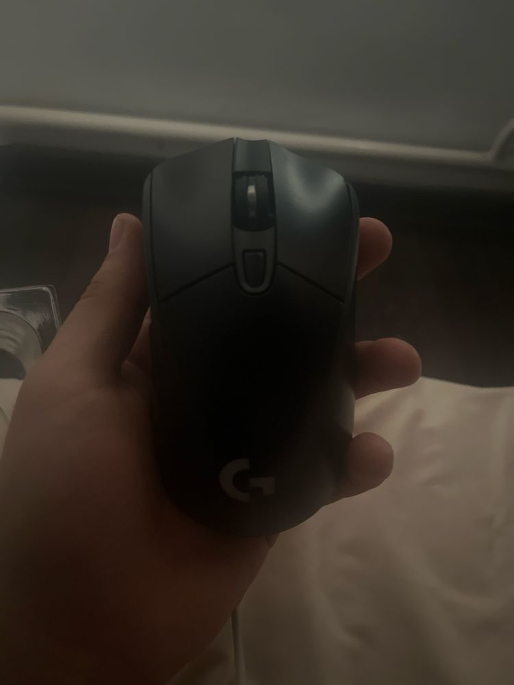 Продам мышку logitech