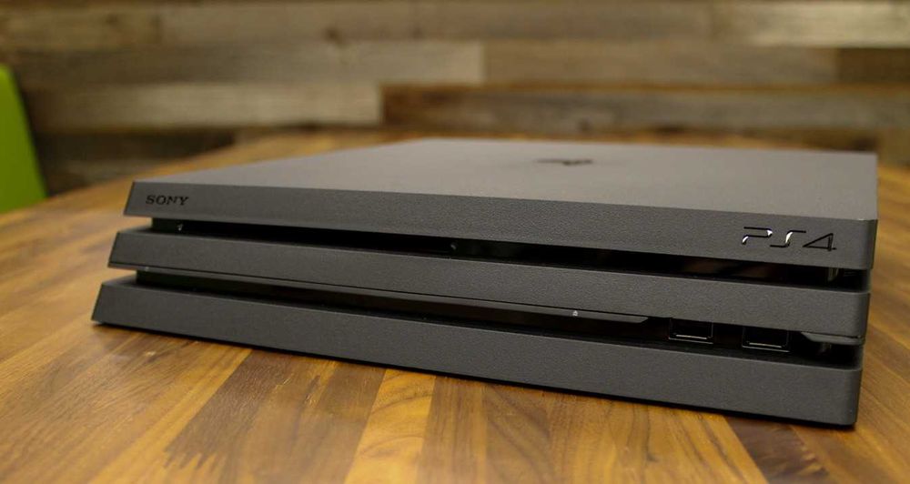 PlayStaion 4 Pro 1 TB + 2 игри