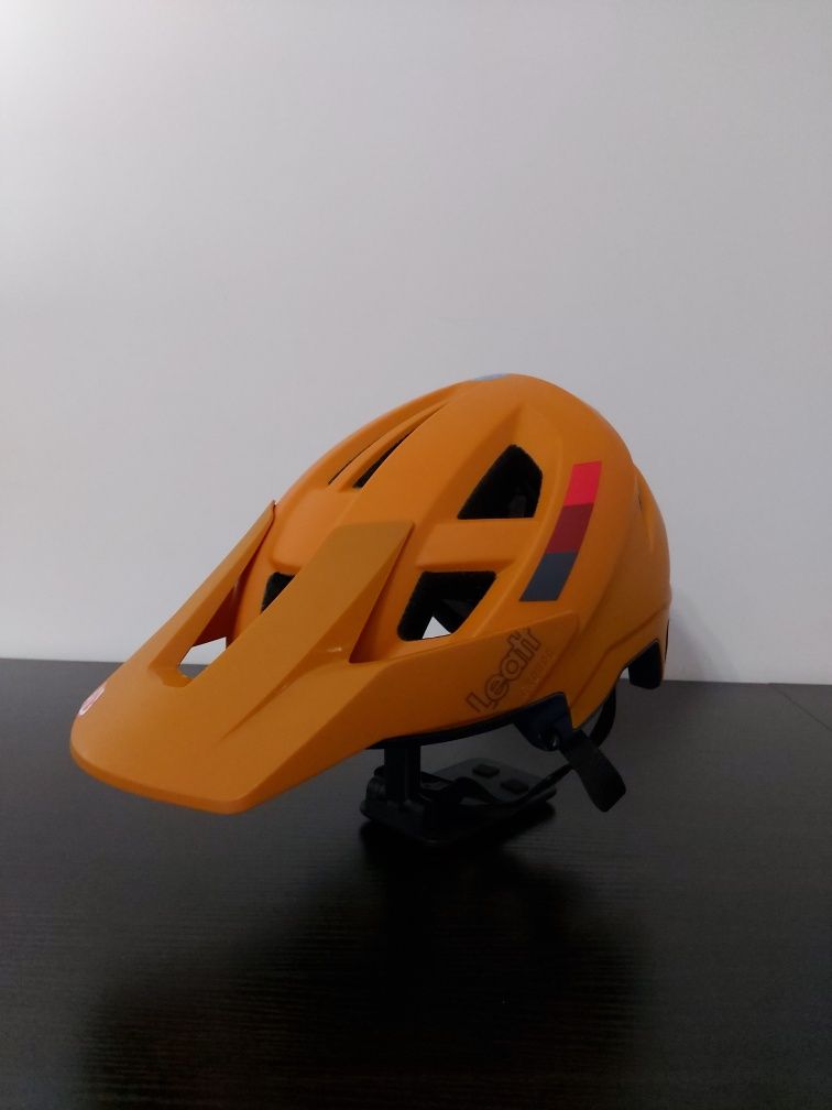 Casca LEATT enduro 2.0